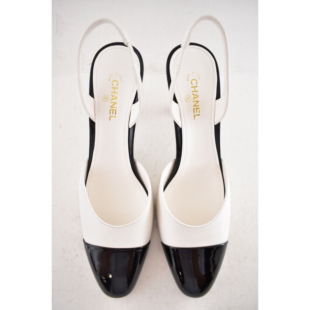 Chanel 26A Metiers Blazy White Black Red Apple Sling CC Slingback Heel Pump 38 - Picture 13 of 16